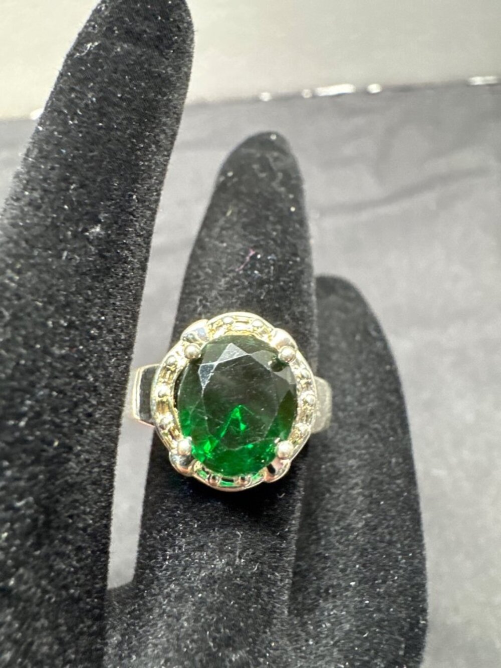 Sterling Silver Ring With Large Green Oval Gemstone & Clear Accents Size 6 Elega